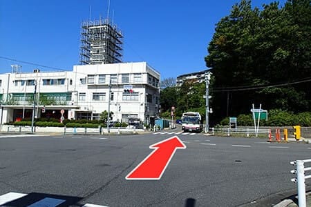 駅からの道順