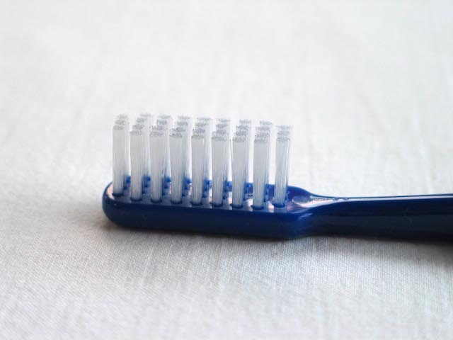 toothbrush_20050716_004
